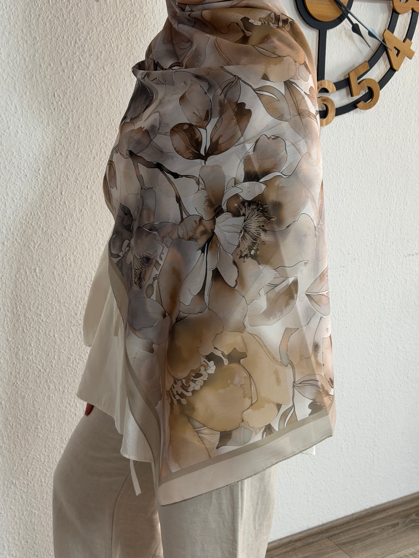 Weicher Schal mit Blumenmuster