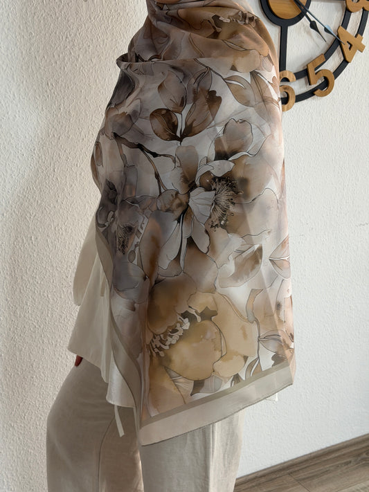 Weicher Schal mit Blumenmuster
