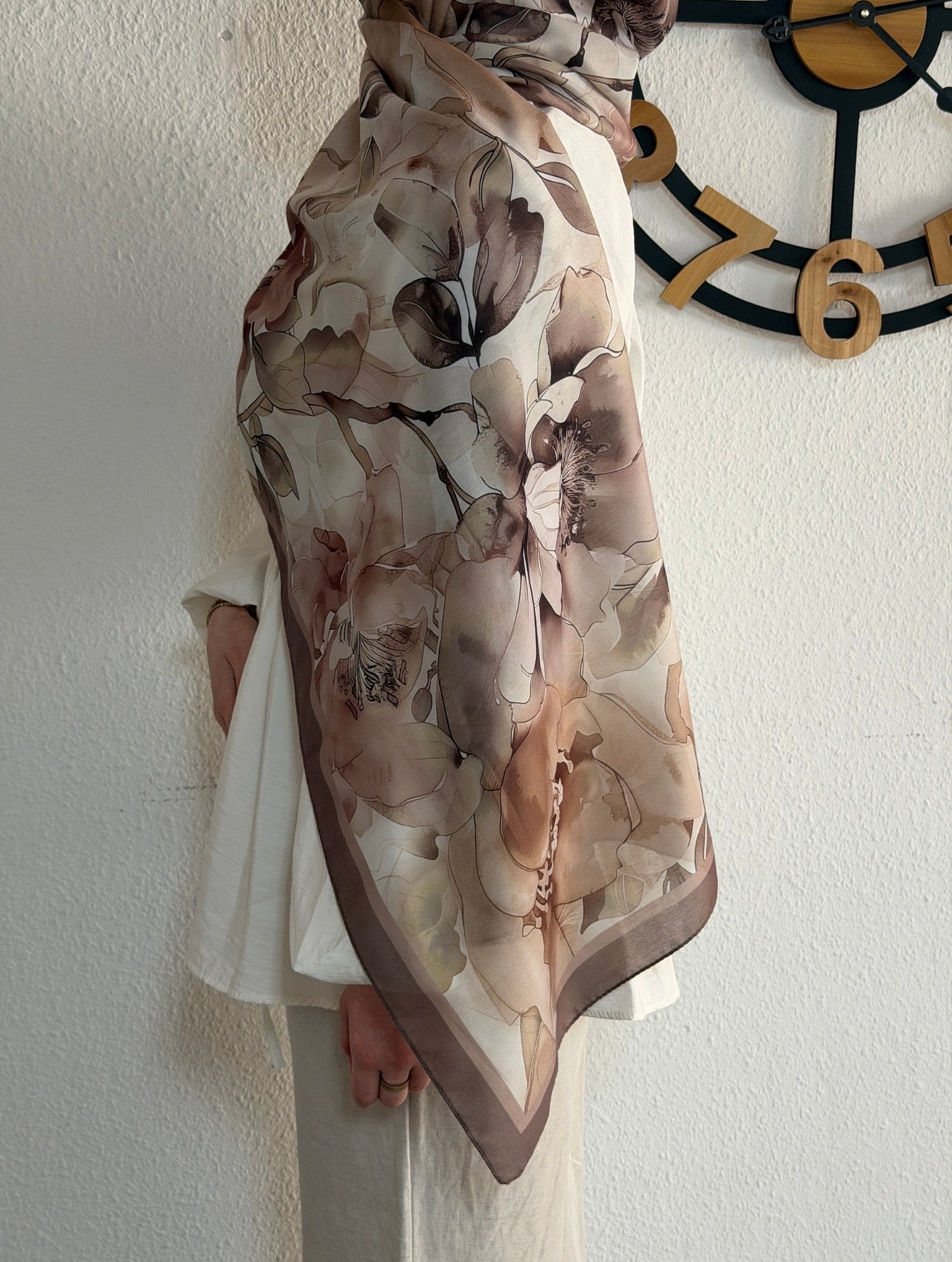 Weicher Schal mit Blumenmuster